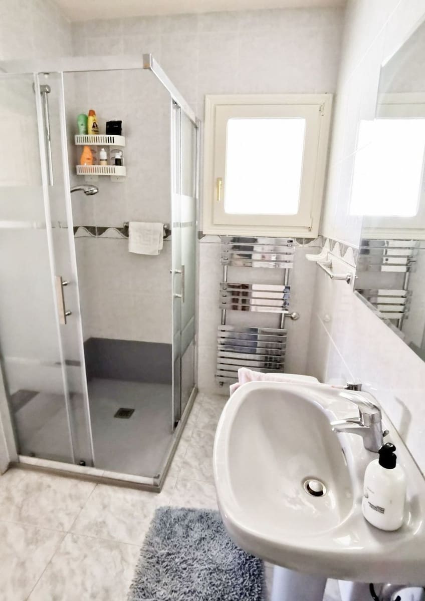 3 bedroom Villa for sale in Villamartin with pool garage - € 455,000 (Ref: 8324467)