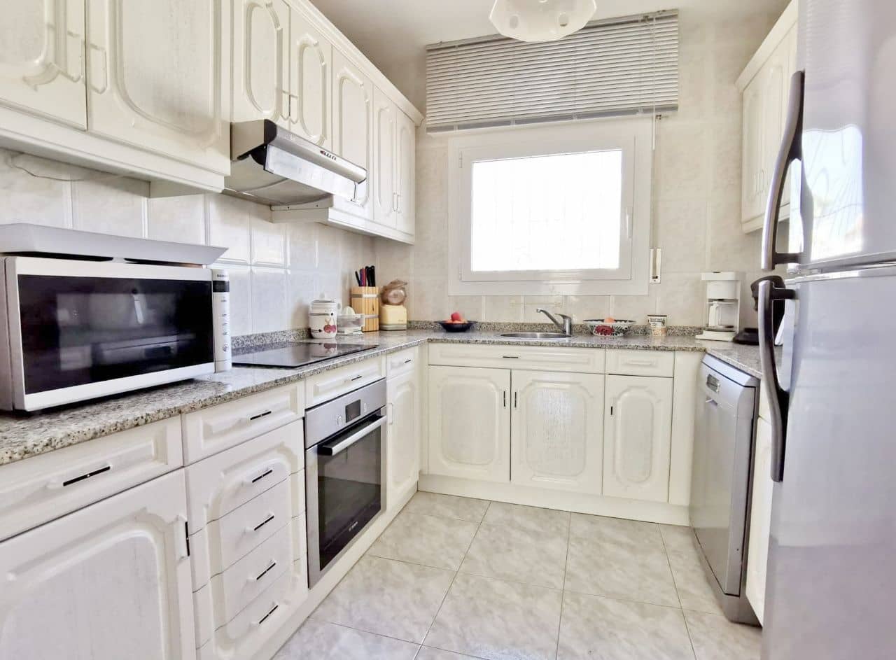 3 bedroom Villa for sale in Villamartin with pool garage - € 455,000 (Ref: 8324467)