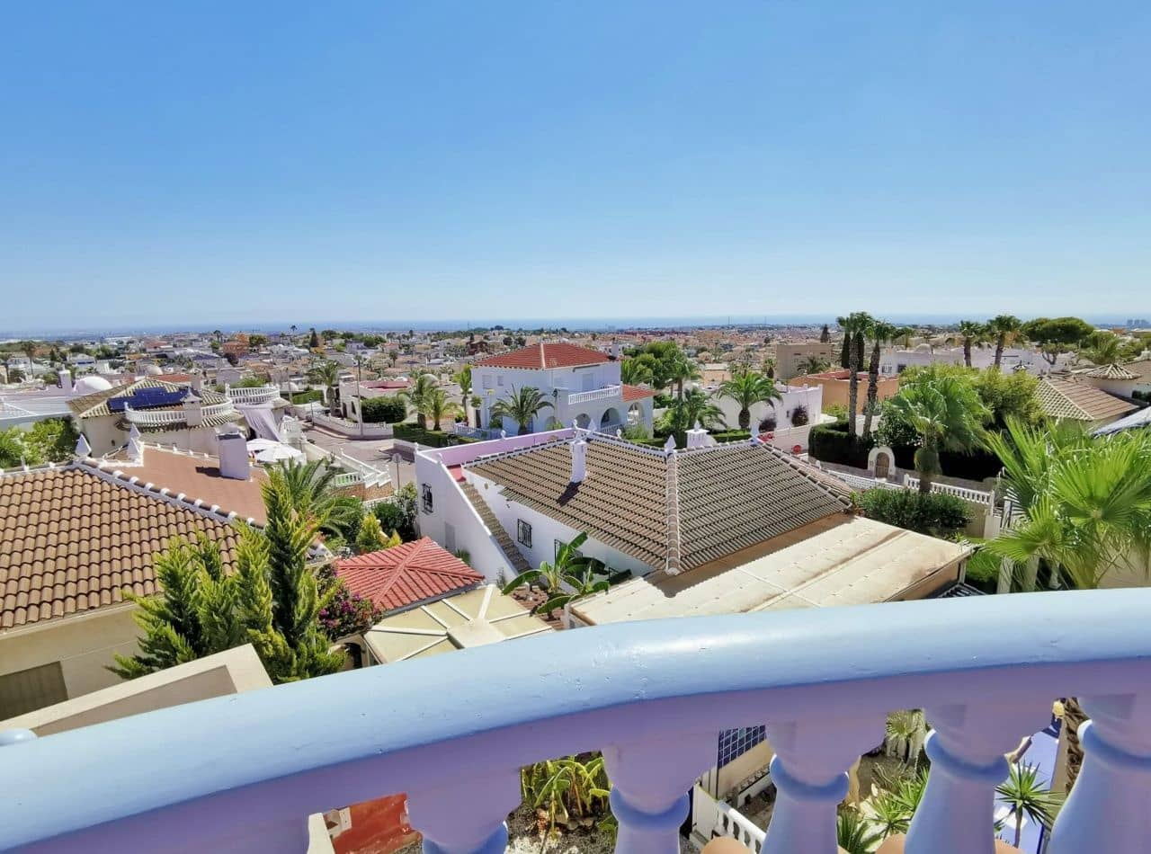 3 bedroom Villa for sale in Villamartin with pool garage - € 455,000 (Ref: 8324467)