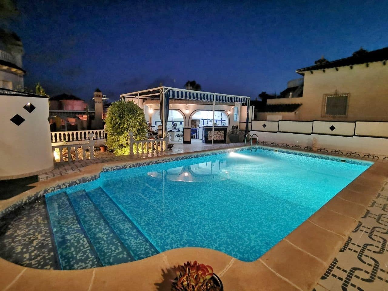 3 bedroom Villa for sale in Villamartin with pool garage - € 455,000 (Ref: 8324467)