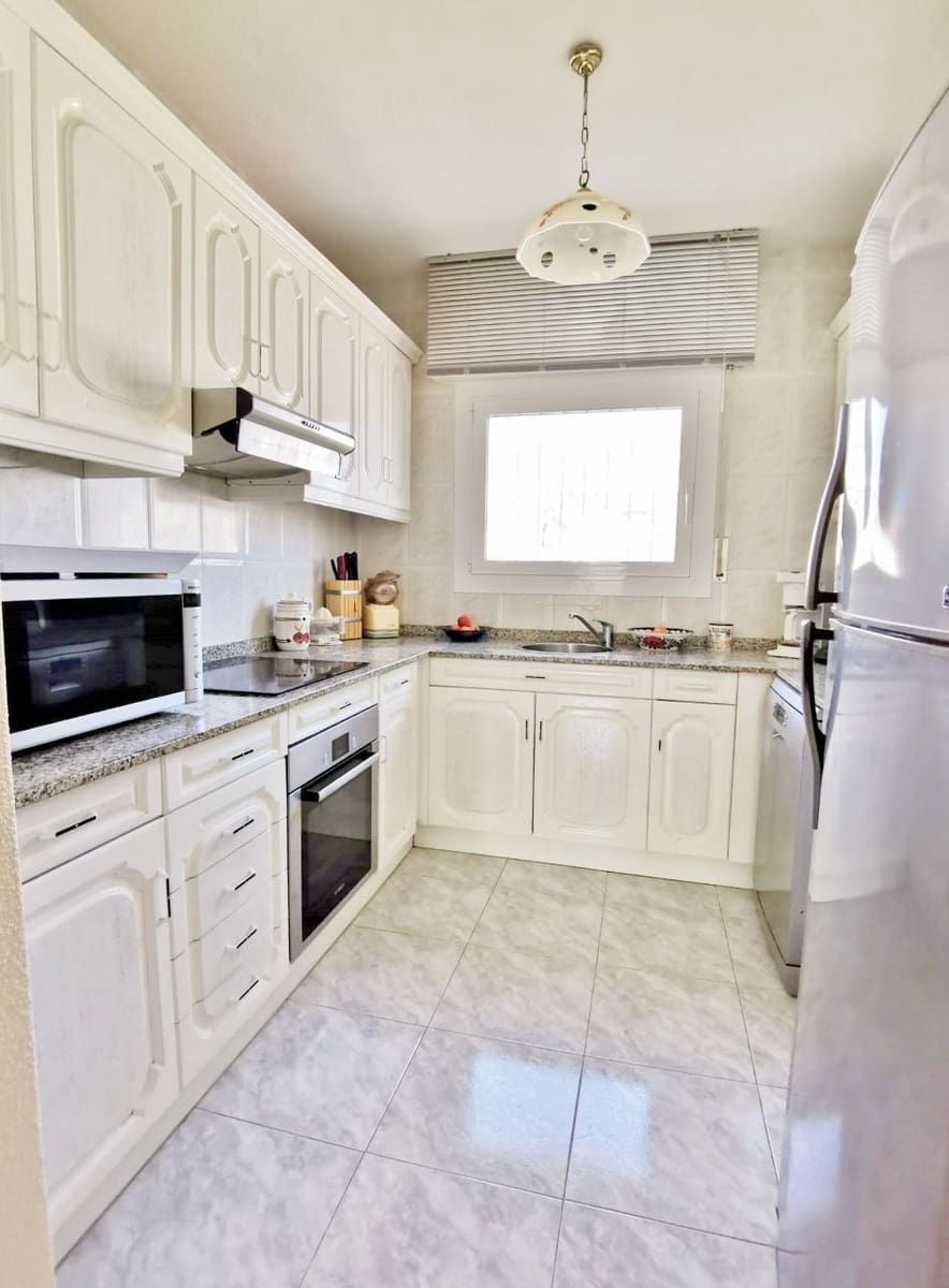 3 bedroom Villa for sale in Villamartin with pool garage - € 455,000 (Ref: 8324467)