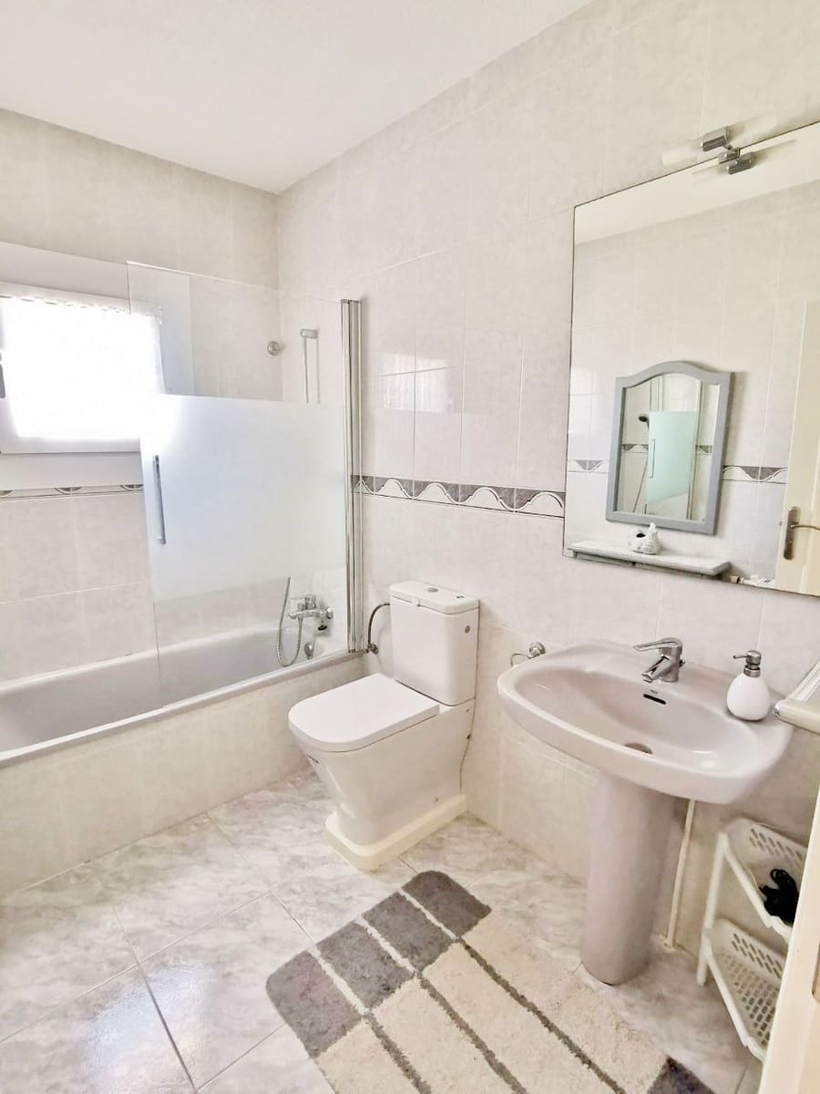 3 bedroom Villa for sale in Villamartin with pool garage - € 455,000 (Ref: 8324467)