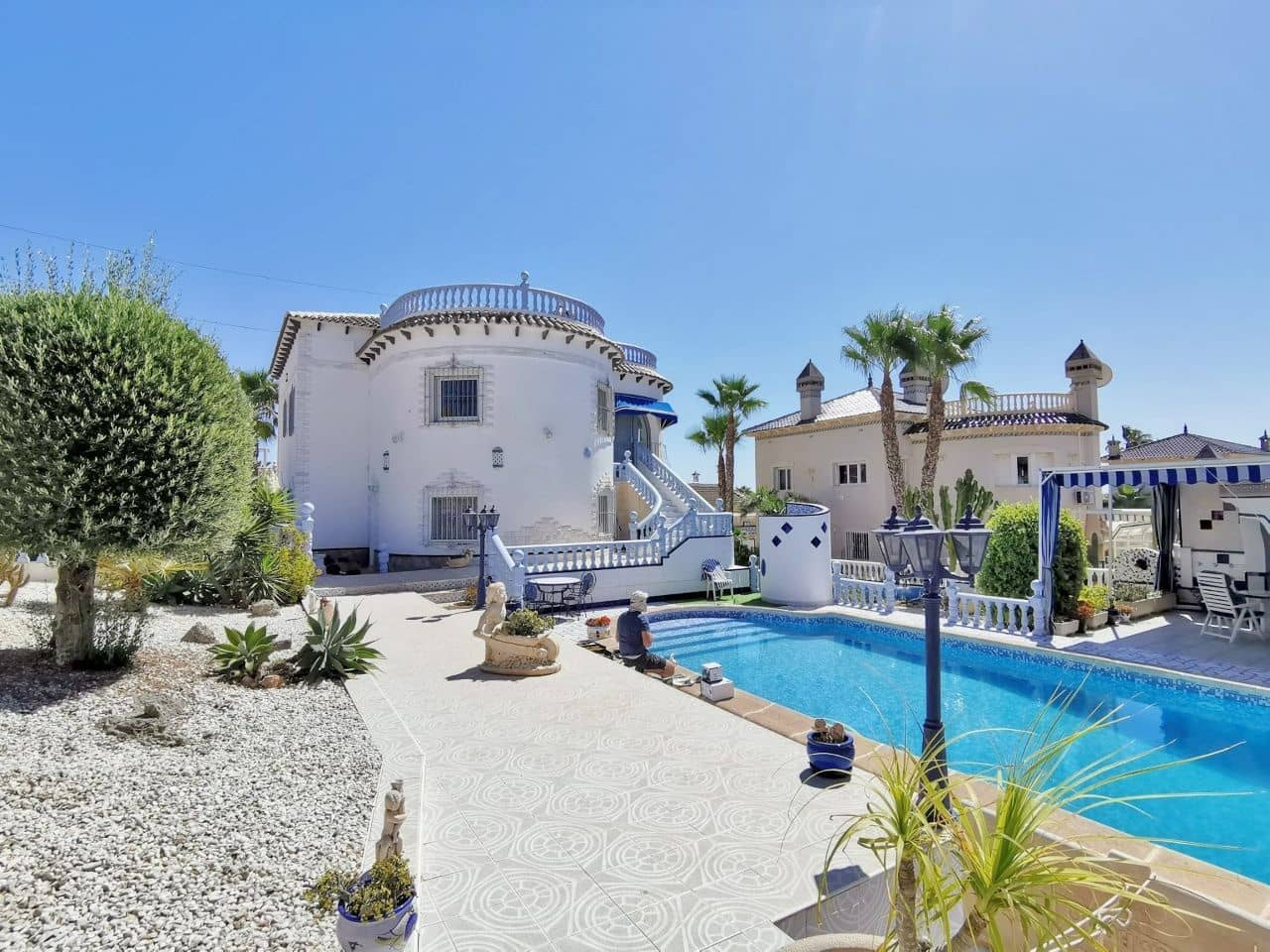 3 bedroom Villa for sale in Villamartin with pool garage - € 455,000 (Ref: 8324467)