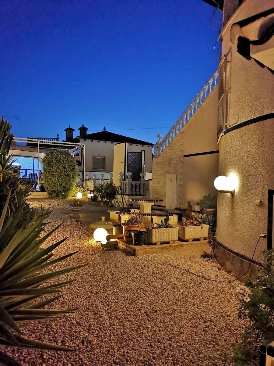 3 bedroom Villa for sale in Villamartin with pool garage - € 455,000 (Ref: 8324467)