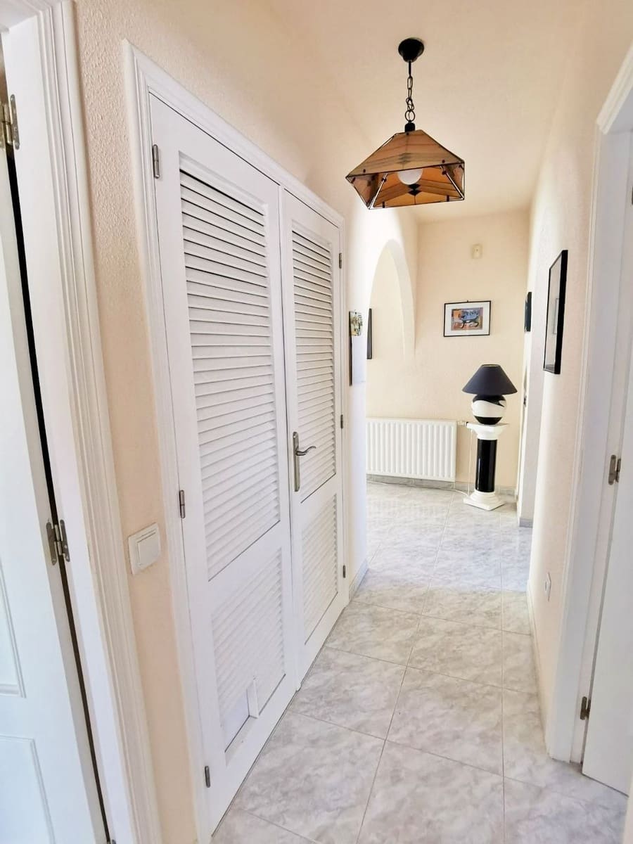 3 bedroom Villa for sale in Villamartin with pool garage - € 455,000 (Ref: 8324467)