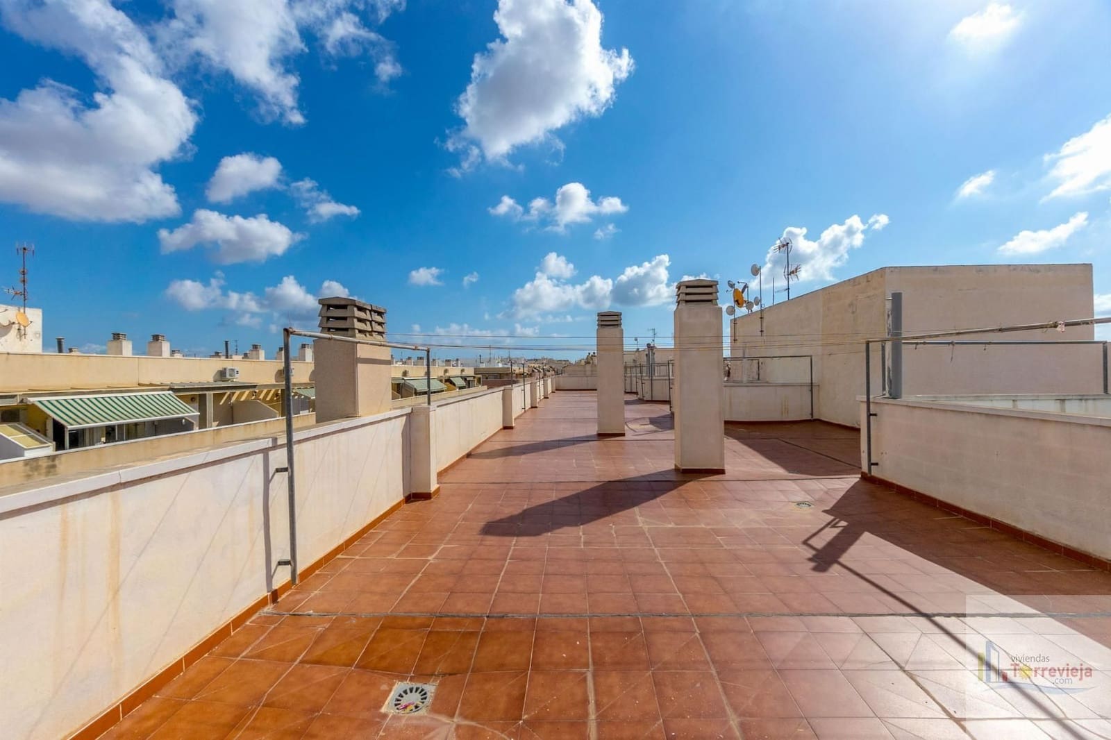 3 makuuhuone Kattohuoneisto myytävänä paikassa Torrevieja - 138 000 € (Ref: 8531619)