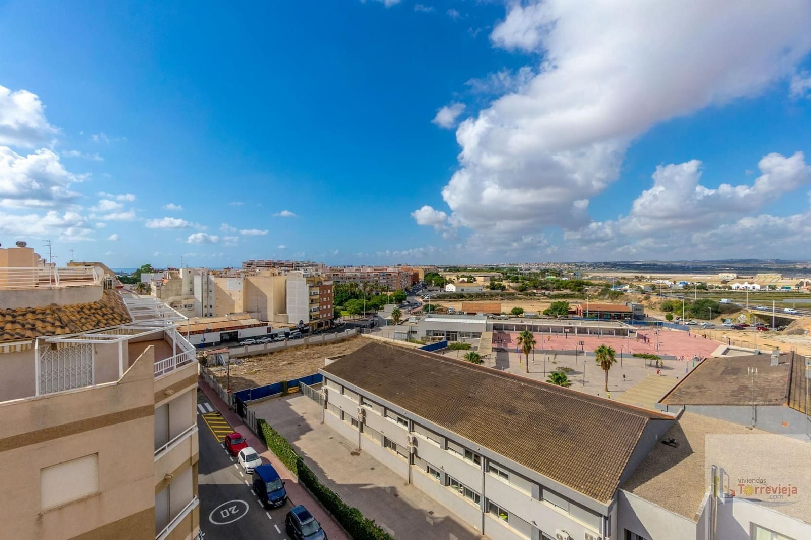 3 makuuhuone Kattohuoneisto myytävänä paikassa Torrevieja - 138 000 € (Ref: 8531619)