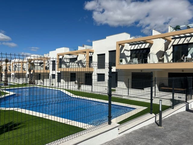 Apartamento de 2 habitaciones en Villamartin, Orihuela en venta con piscina garaje - 254.000 € (Ref: 8564537)