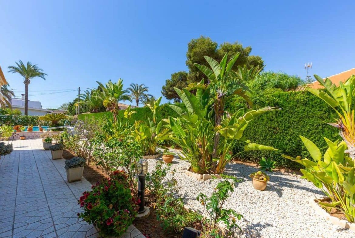 6 soverom Villa til salgs i Cabo Roig med svømmebasseng garasje - € 1 200 000 (Ref: 8685857)