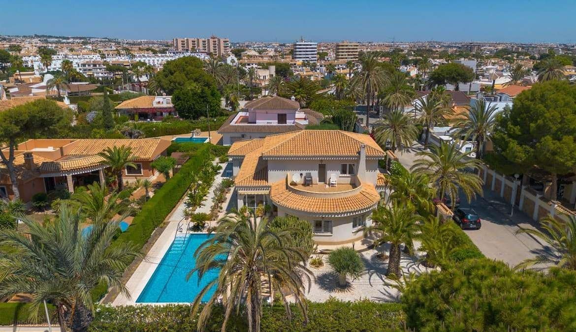 6 soverom Villa til salgs i Cabo Roig med svømmebasseng garasje - € 1 200 000 (Ref: 8685857)