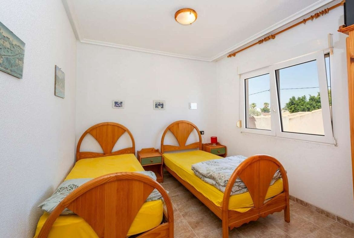 6 soverom Villa til salgs i Cabo Roig med svømmebasseng garasje - € 1 200 000 (Ref: 8685857)