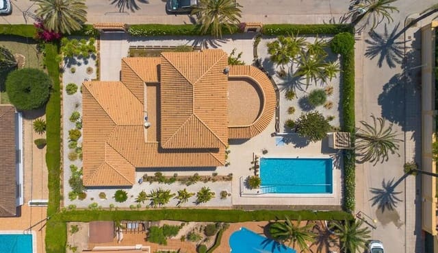 6 soverom Villa til salgs i Cabo Roig, Orihuela med svømmebasseng garasje - € 1 200 000 (Ref: 8685857)