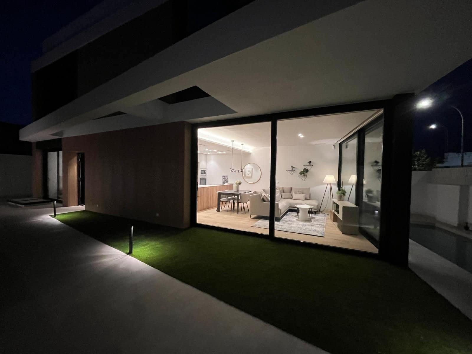 3 bedroom Villa for sale in Torre de la Horadada with pool garage - € 647,000 (Ref: 8691016)