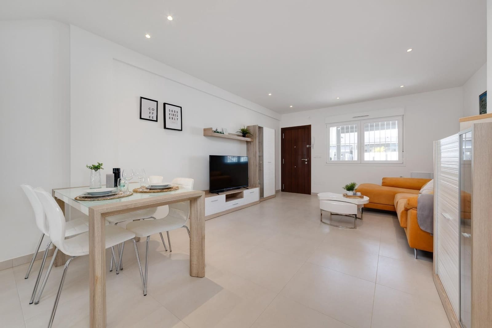 2 bedroom Bungalow for sale in Torrevieja with pool garage - € 255,000 (Ref: 8781141)