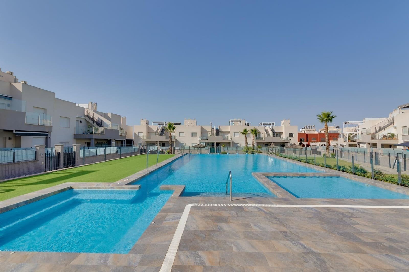 2 bedroom Bungalow for sale in Torrevieja with pool garage - € 255,000 (Ref: 8781141)