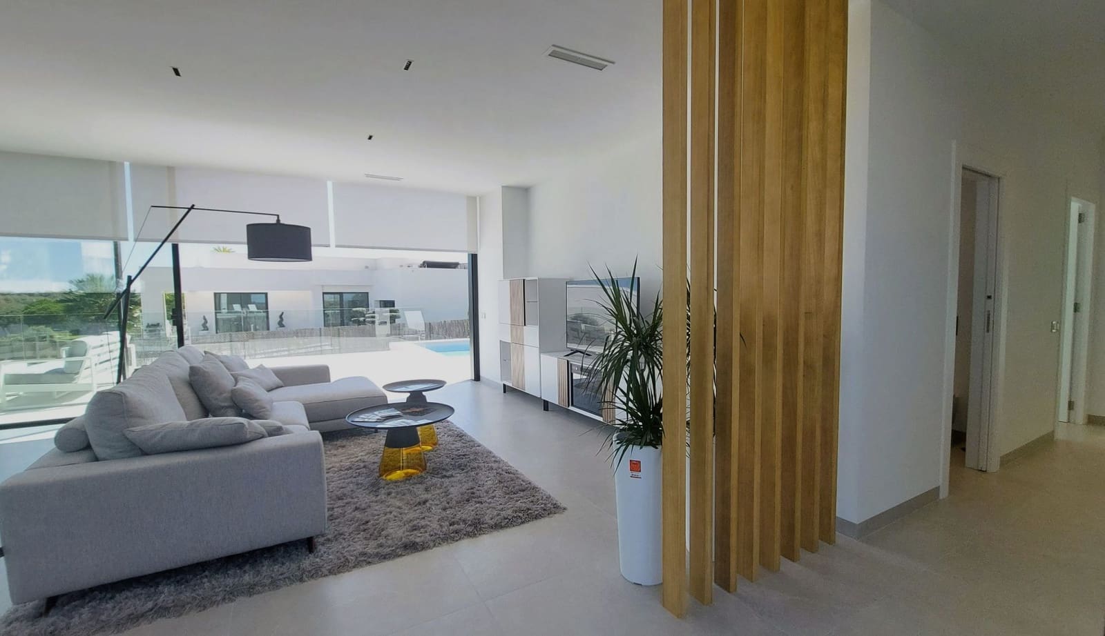 3 sypialnia Willa na sprzedaż w Orihuela Costa z basenem garażem - 1 150 000 € (Ref: 8783516)