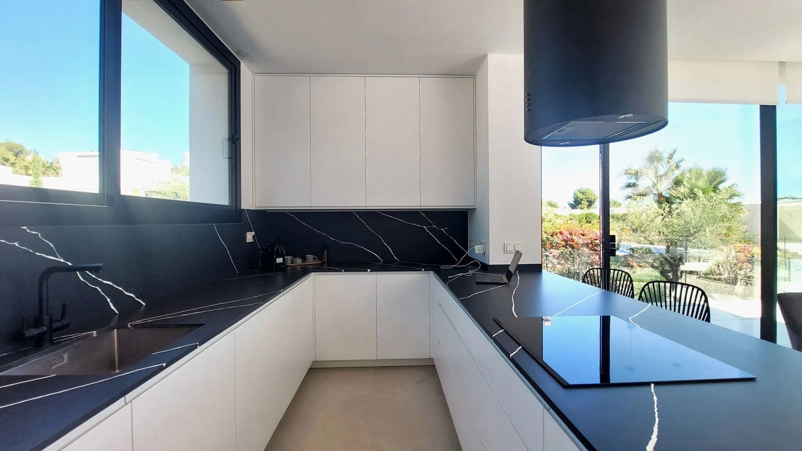 3 sypialnia Willa na sprzedaż w Orihuela Costa z basenem garażem - 1 150 000 € (Ref: 8783516)