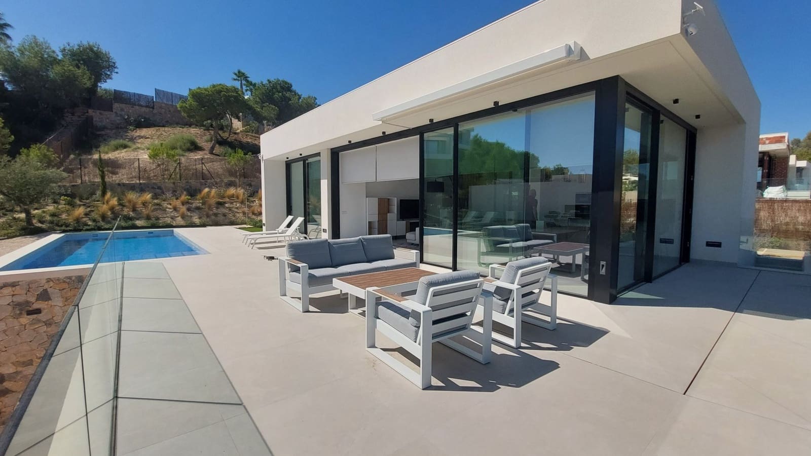 3 sypialnia Willa na sprzedaż w Orihuela Costa z basenem garażem - 1 150 000 € (Ref: 8783516)