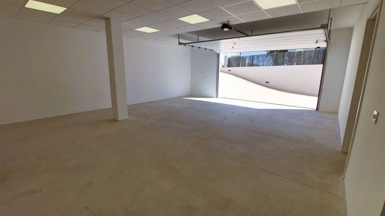 3 sypialnia Willa na sprzedaż w Orihuela Costa z basenem garażem - 1 150 000 € (Ref: 8783516)