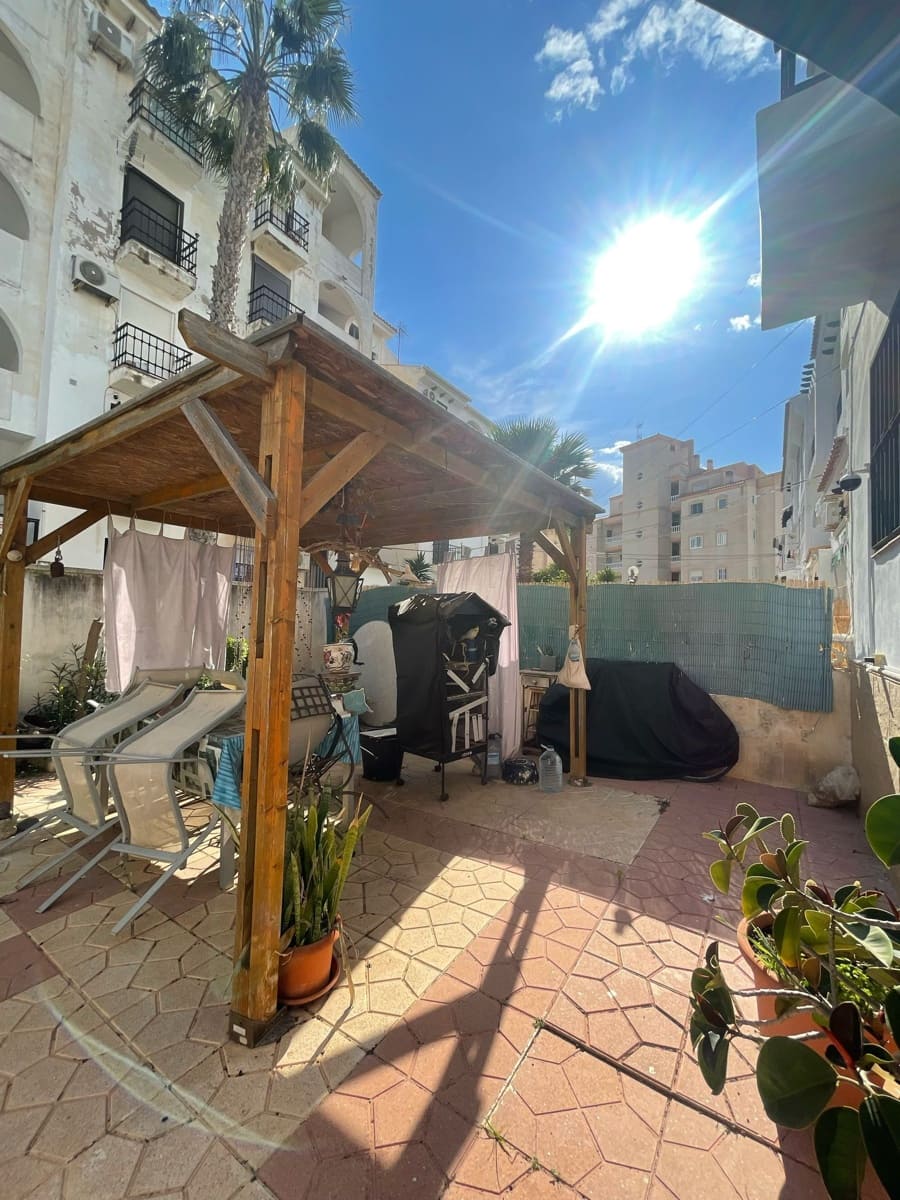 Bungalow de 2 habitaciones en Torrevieja en venta con piscina garaje - 179.900 € (Ref: 8907209)