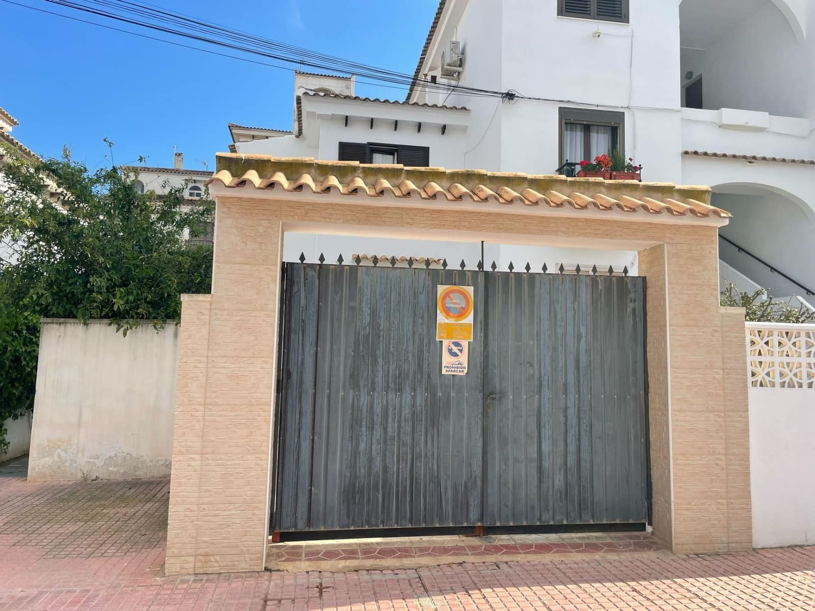Bungalow de 2 habitaciones en Torrevieja en venta con piscina garaje - 179.900 € (Ref: 8907209)