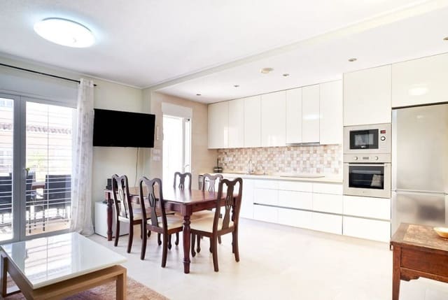 Apartamento de 2 habitaciones en Cabo Roig, Orihuela en venta con piscina garaje - 219.000 € (Ref: 8910832)