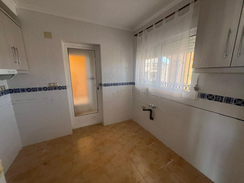 2 soveværelse Penthouse til salg i Villamartin med swimmingpool - € 139.995 (Ref: 8934868)