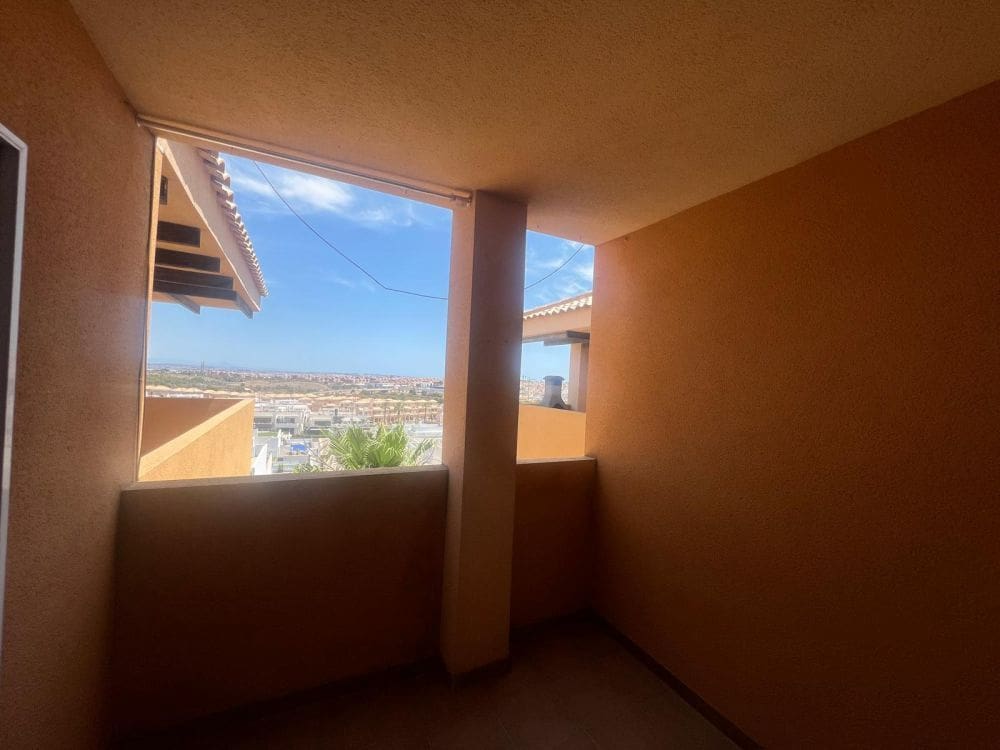 2 soveværelse Penthouse til salg i Villamartin med swimmingpool - € 139.995 (Ref: 8934868)