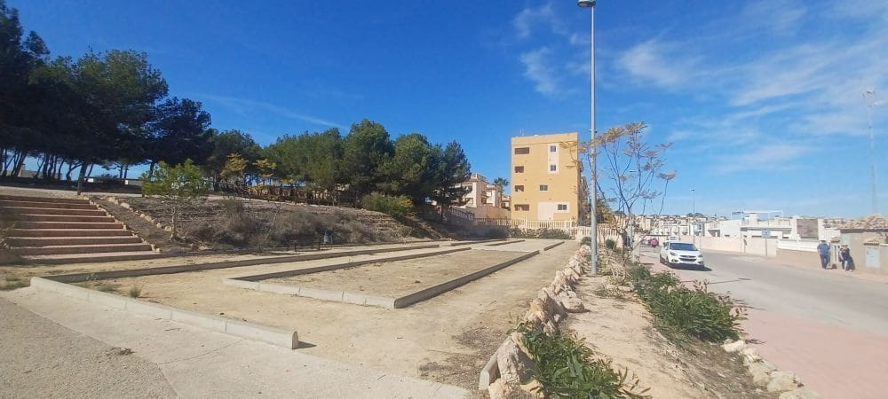 2 soveværelse Penthouse til salg i Villamartin med swimmingpool - € 139.995 (Ref: 8934868)