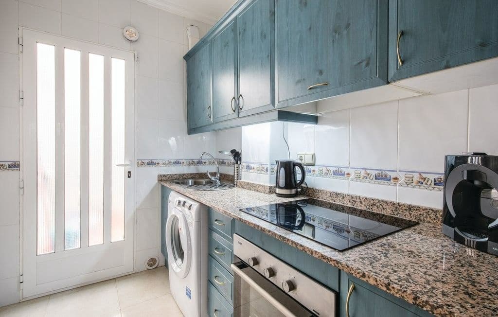 3 makuuhuone Omakotitalo myytävänä paikassa Villamartin mukana uima-altaan - 165 000 € (Ref: 8982143)