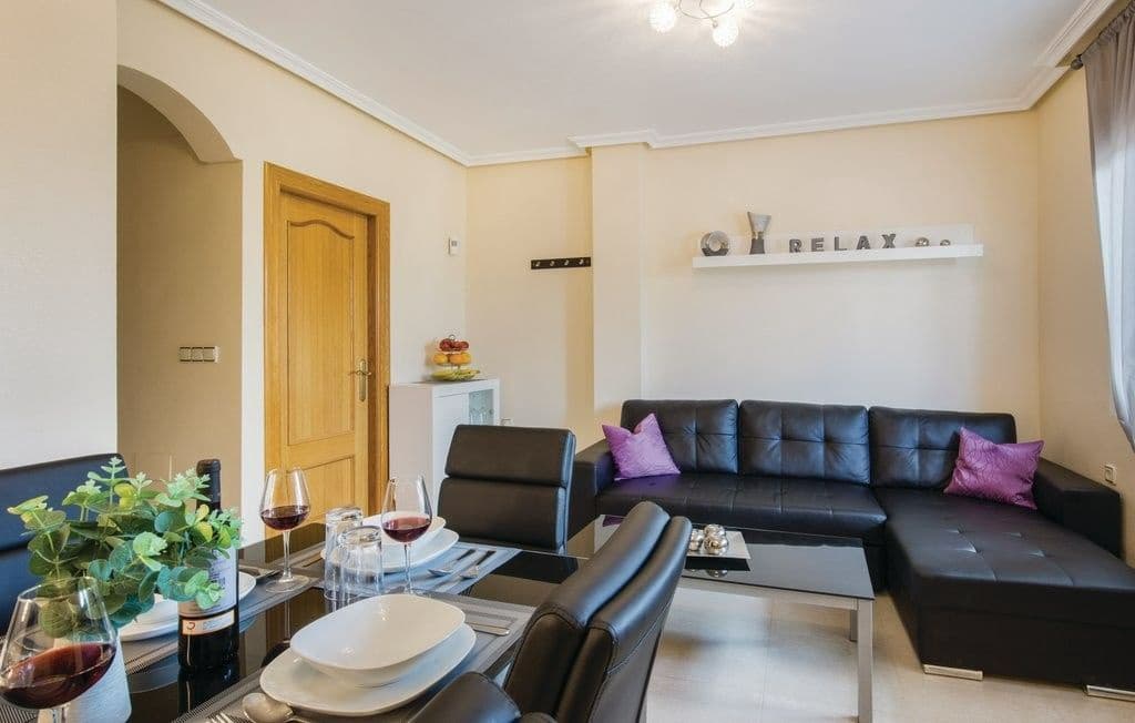 3 makuuhuone Omakotitalo myytävänä paikassa Villamartin mukana uima-altaan - 165 000 € (Ref: 8982143)