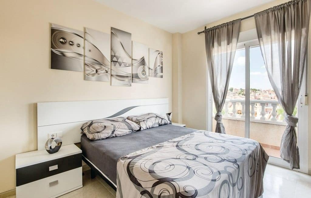 3 makuuhuone Omakotitalo myytävänä paikassa Villamartin mukana uima-altaan - 165 000 € (Ref: 8982143)