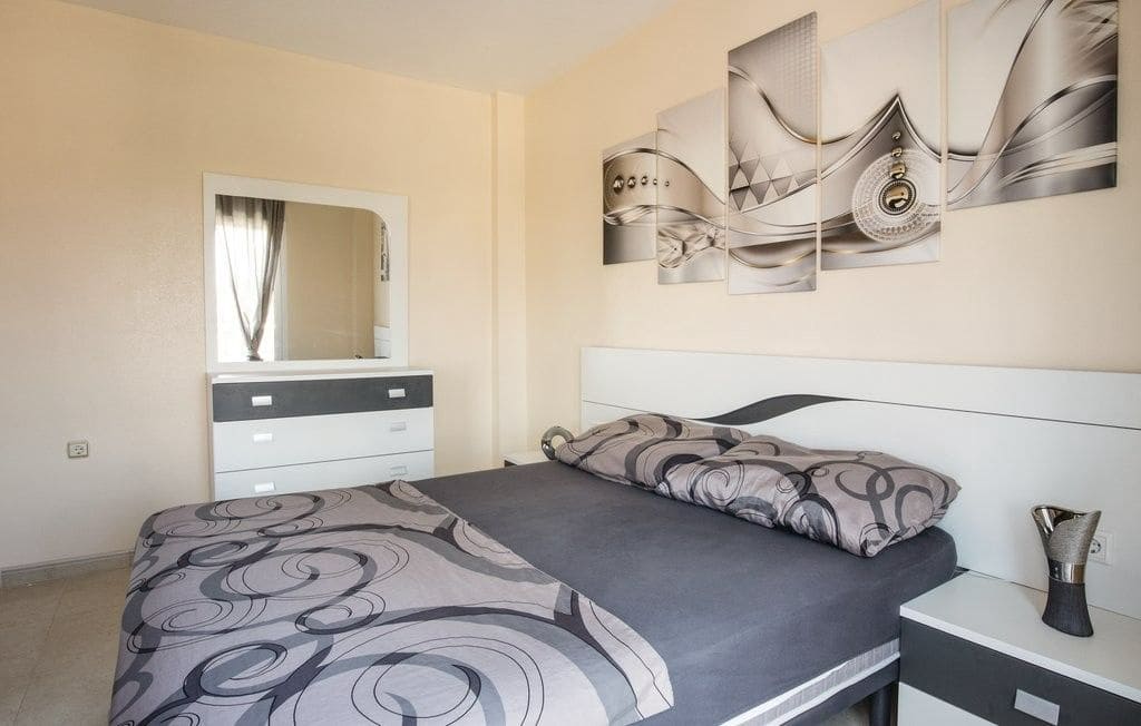 3 makuuhuone Omakotitalo myytävänä paikassa Villamartin mukana uima-altaan - 165 000 € (Ref: 8982143)