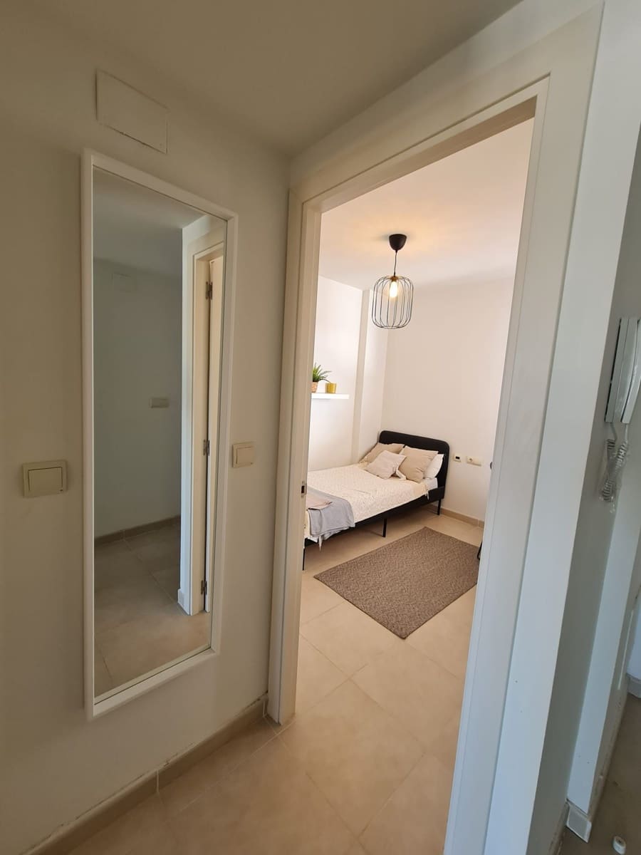 2 bedroom Apartment for sale in Villamartin with pool - € 182,000 (Ref: 8982152)