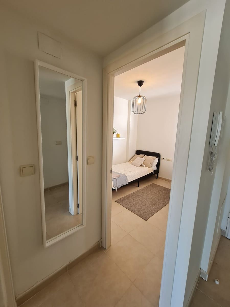 2 bedroom Apartment for sale in Villamartin with pool - € 182,000 (Ref: 8982152)