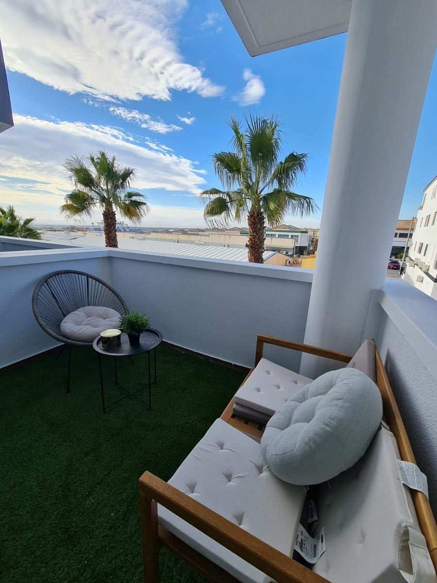 2 bedroom Apartment for sale in Villamartin with pool - € 182,000 (Ref: 8982152)