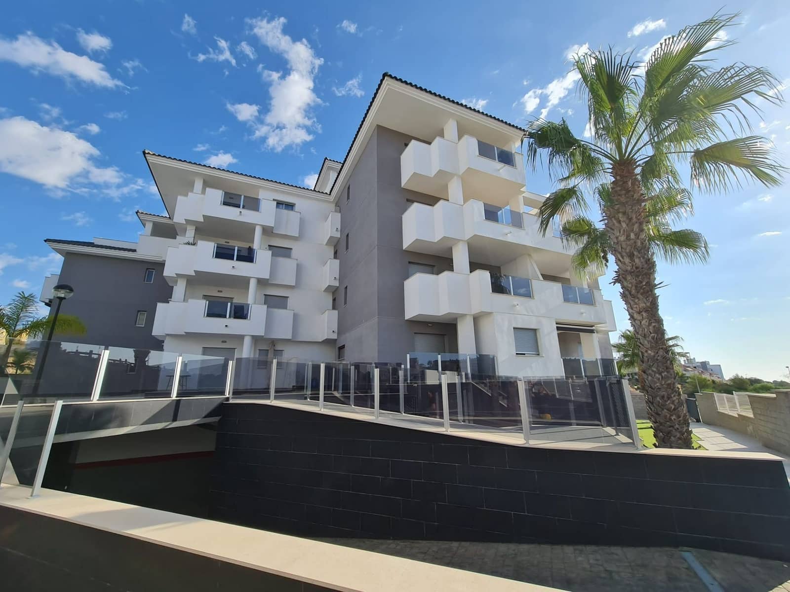 2 bedroom Apartment for sale in Villamartin - € 185,000 (Ref: 8982153)