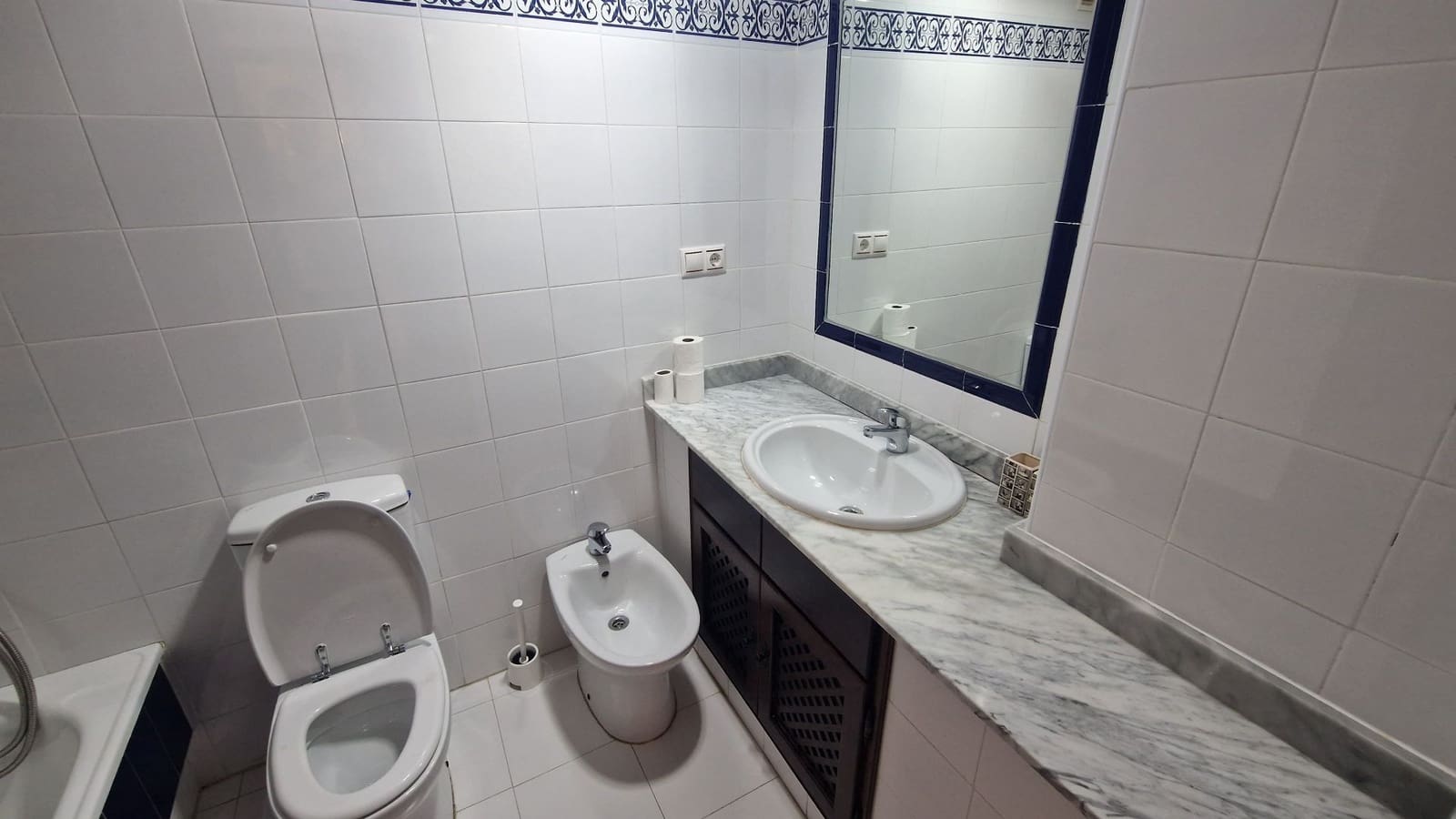 2 bedroom Apartment for sale in Torrevieja with pool - € 229,900 (Ref: 8982154)