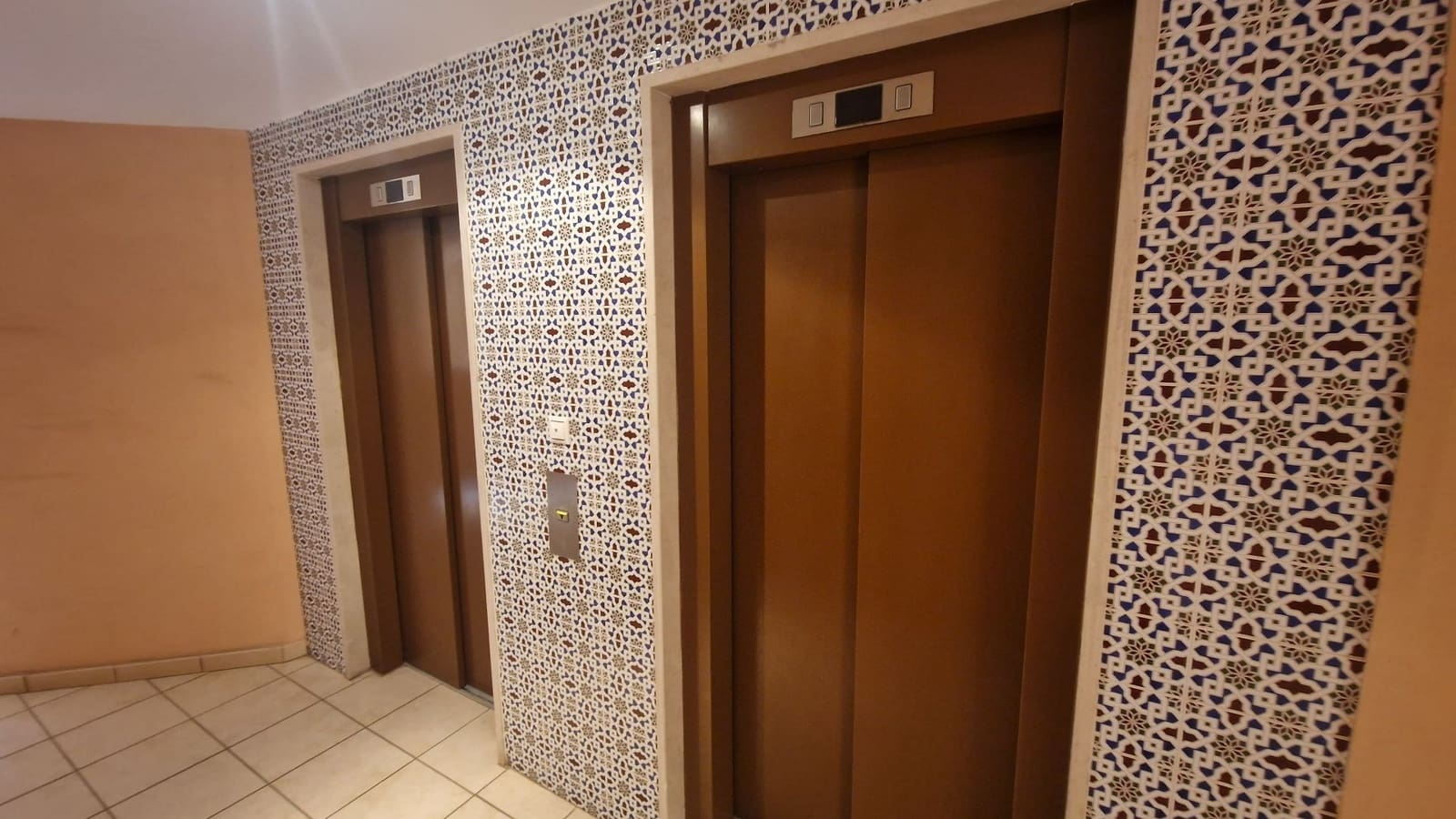 2 bedroom Apartment for sale in Torrevieja with pool - € 229,900 (Ref: 8982154)