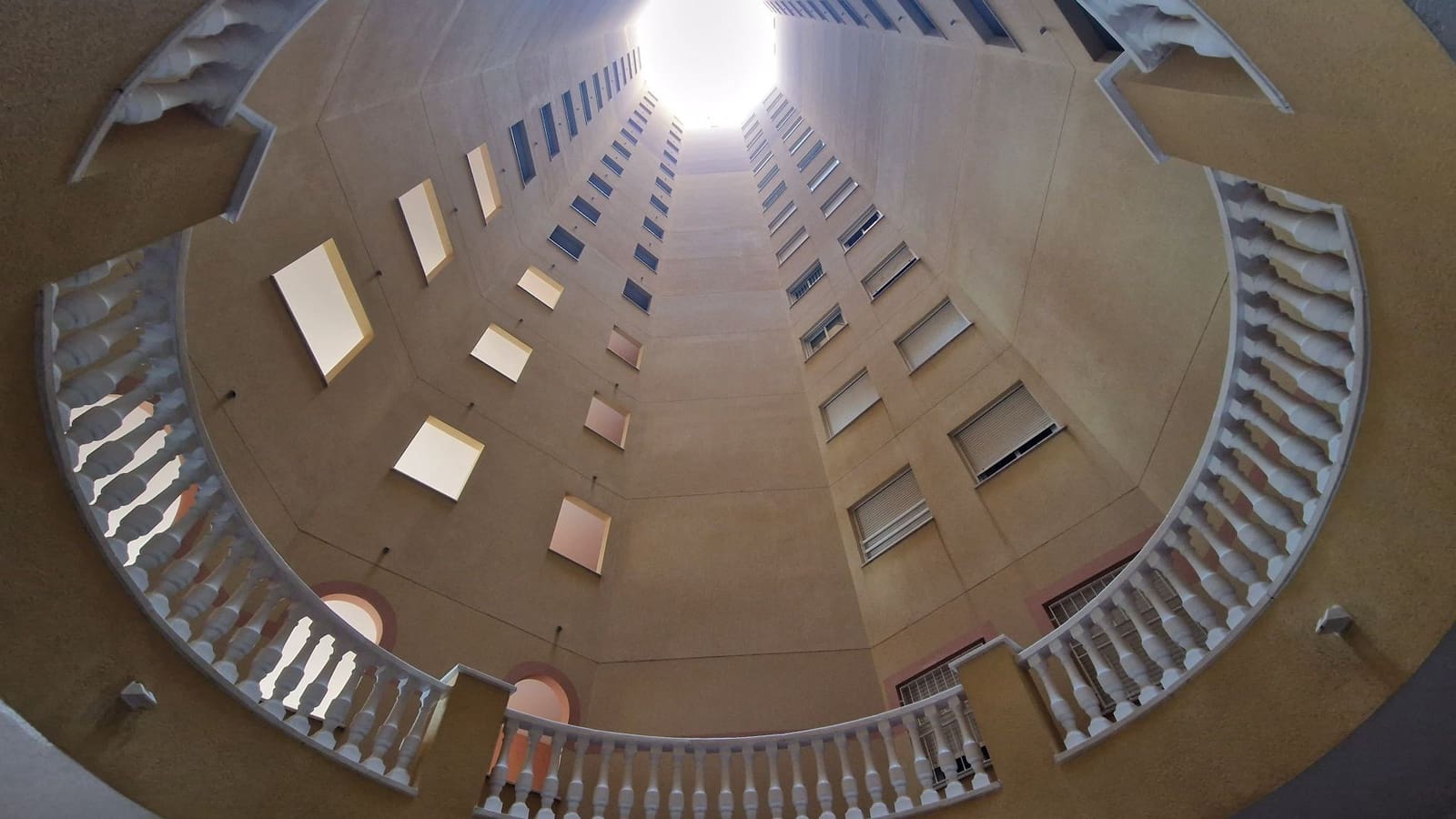 2 bedroom Apartment for sale in Torrevieja with pool - € 229,900 (Ref: 8982154)