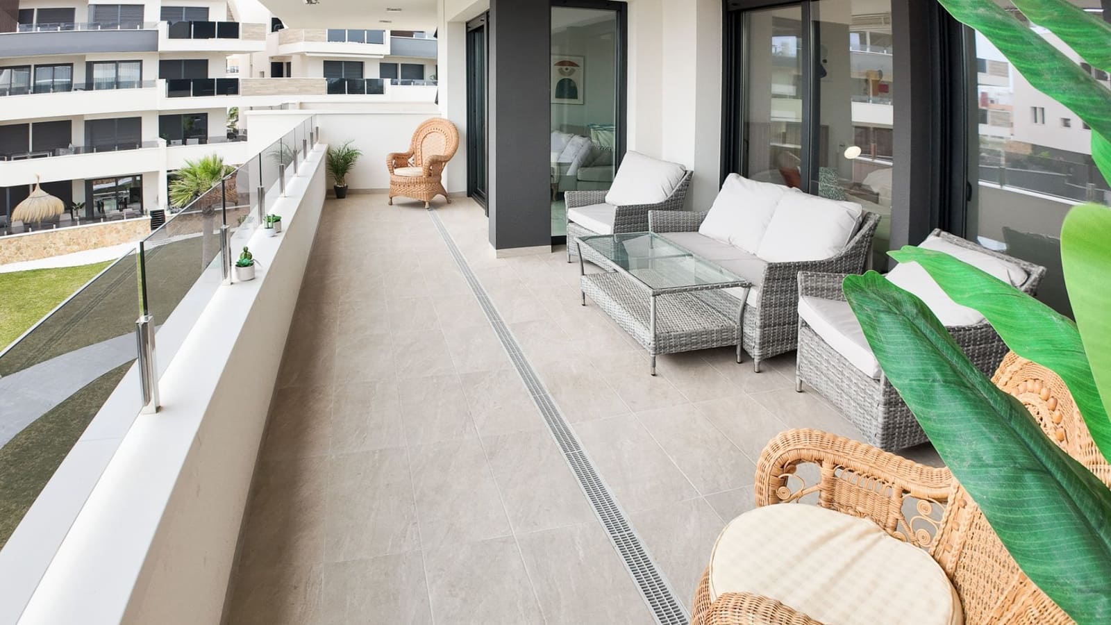 2 bedroom Apartment for sale in Playa Flamenca with pool garage - € 349,999 (Ref: 9134100)