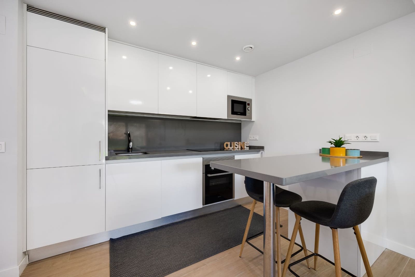 Apartamento de 2 habitaciones en Villamartin en venta con piscina garaje - 275.000 € (Ref: 9141398)