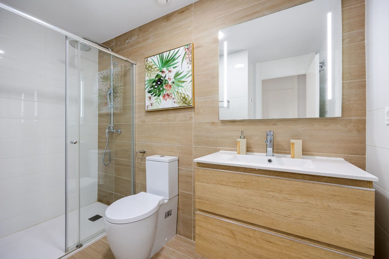 Apartamento de 2 habitaciones en Villamartin en venta con piscina garaje - 275.000 € (Ref: 9141398)