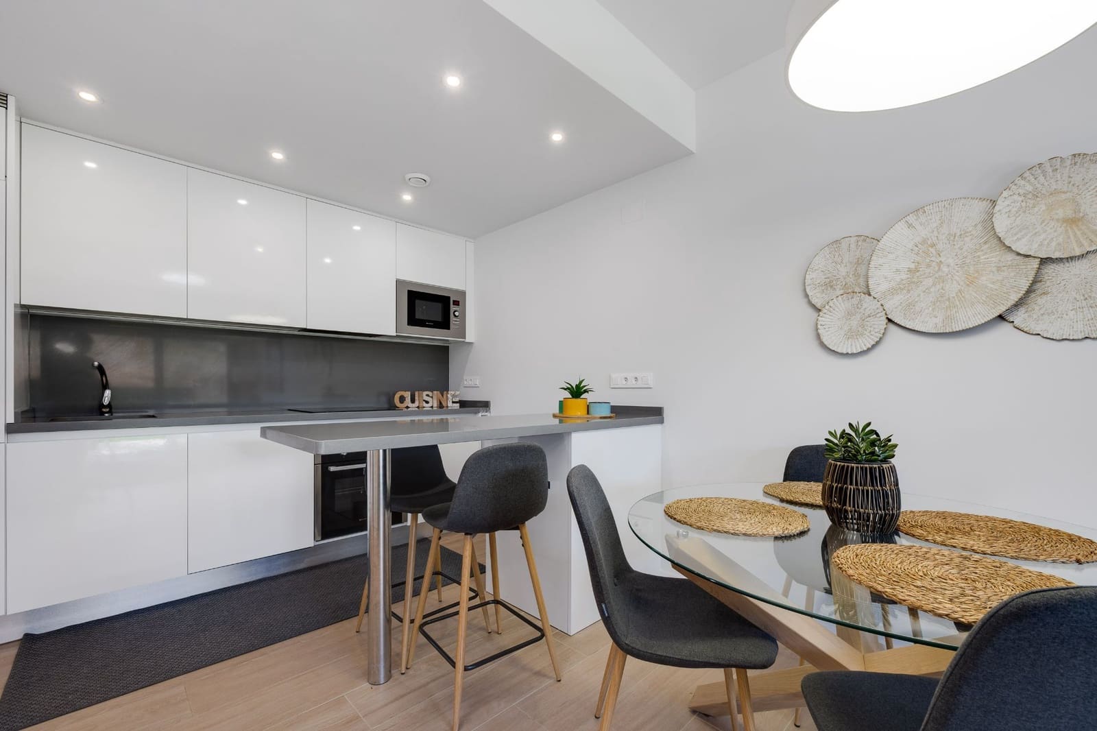 Apartamento de 2 habitaciones en Villamartin en venta con piscina garaje - 275.000 € (Ref: 9141398)