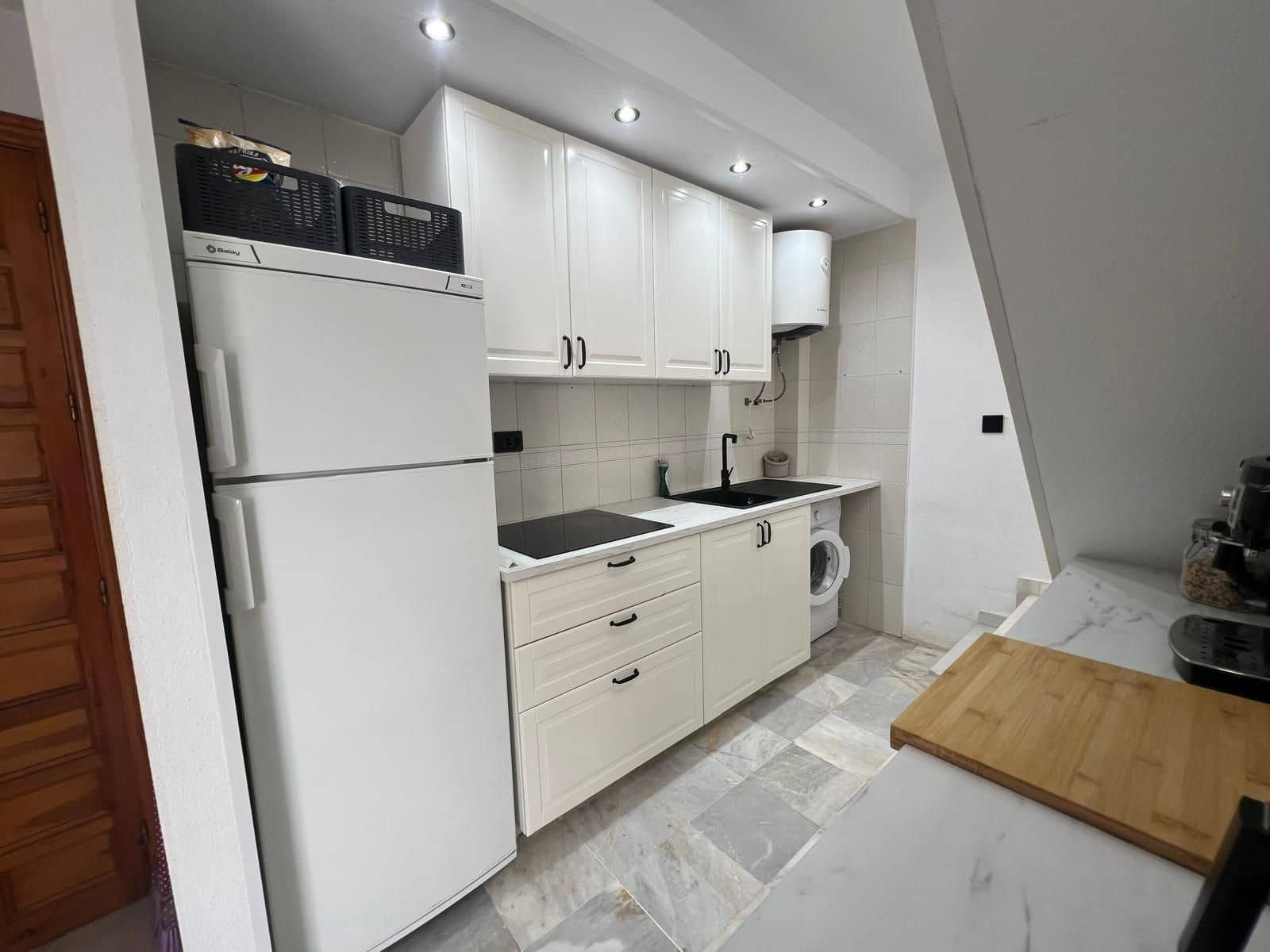 3 makuuhuone Kattohuoneisto myytävänä paikassa Torrevieja mukana uima-altaan - 180 000 € (Ref: 9141401)