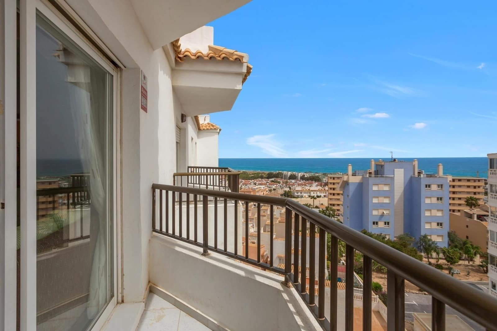 3 makuuhuone Kattohuoneisto myytävänä paikassa Torrevieja mukana uima-altaan - 180 000 € (Ref: 9141401)