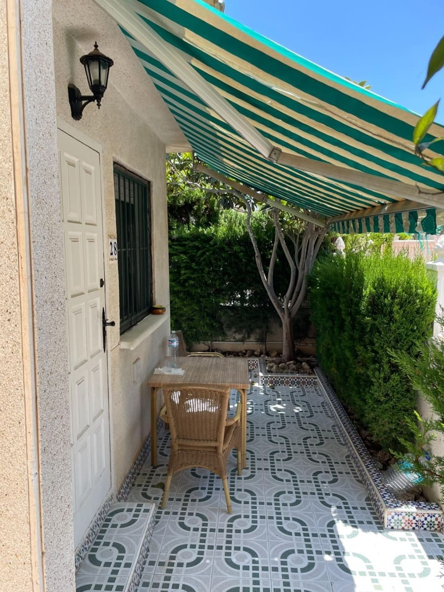 3 soverom Hus til salgs i Torrevieja med svømmebasseng - € 179 990 (Ref: 9141406)