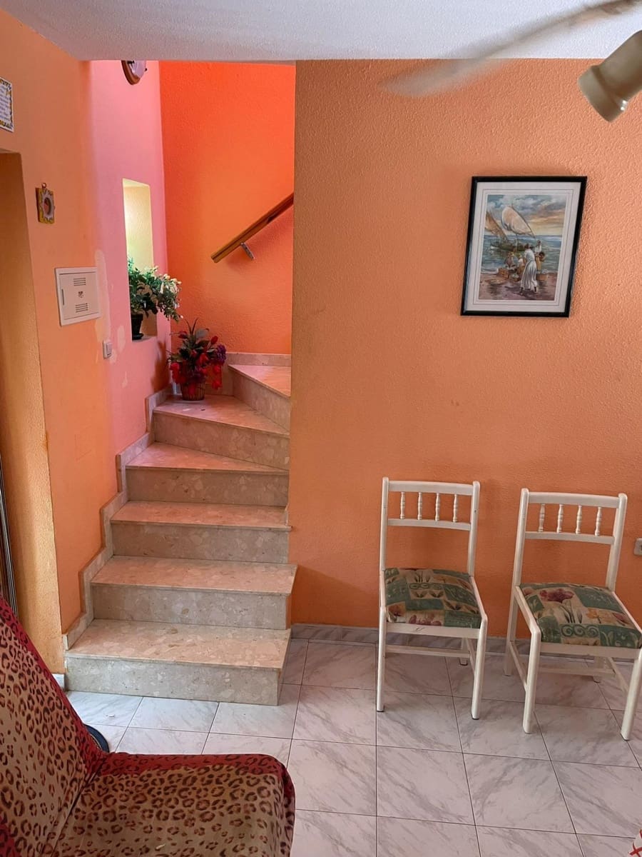 3 soverom Hus til salgs i Torrevieja med svømmebasseng - € 179 990 (Ref: 9141406)