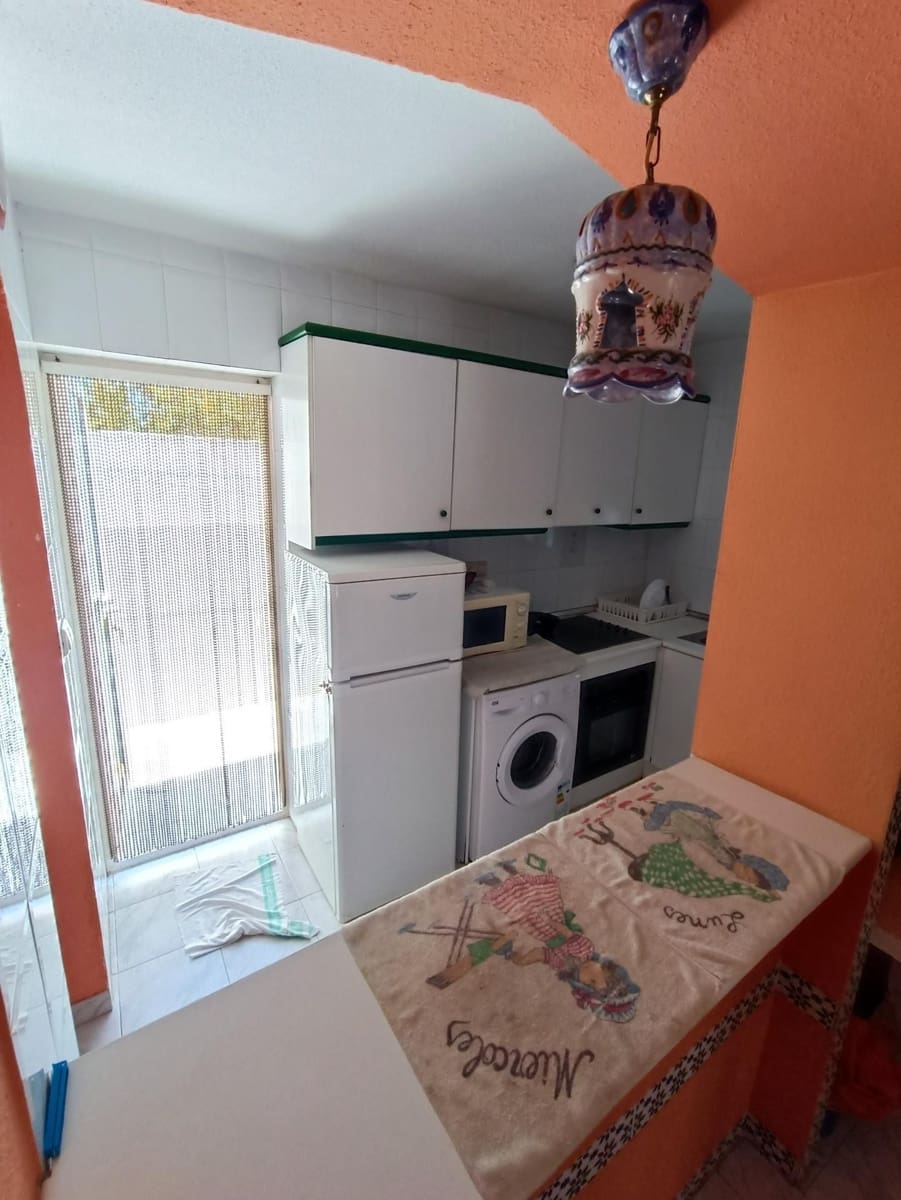 3 soverom Hus til salgs i Torrevieja med svømmebasseng - € 179 990 (Ref: 9141406)