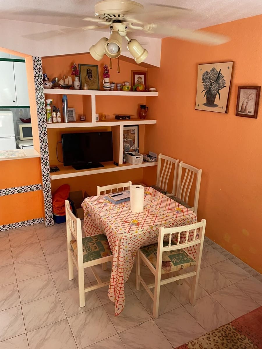 3 soverom Hus til salgs i Torrevieja med svømmebasseng - € 179 990 (Ref: 9141406)